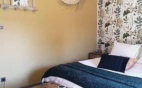 Chambres Dans Les Alpilles Les Jardins De Meyrol